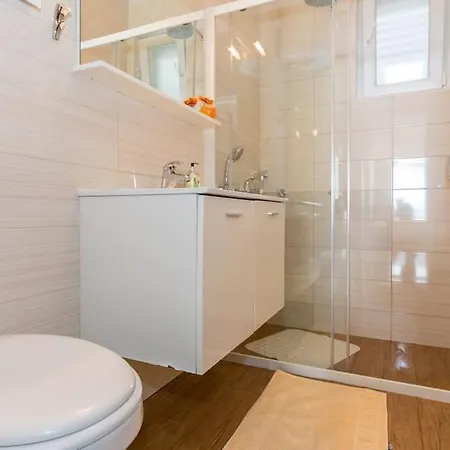 Charming View Old Town Ap, With Free Parking *