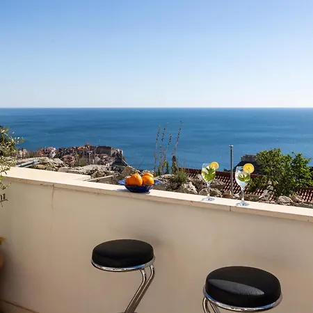 Charming View Old Town Ap, With Free Parking Apartment *