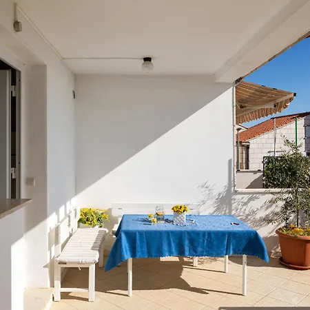 Charming View Old Town Ap, With Free Parking