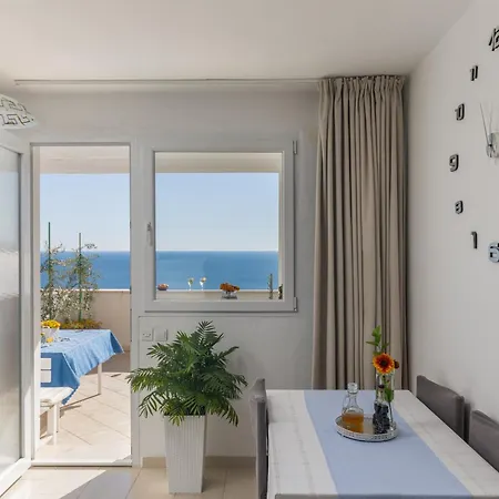 Charming View Old Town Ap, With Free Parking Apartment *