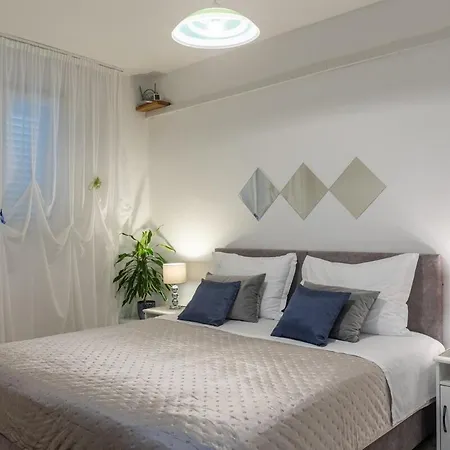 Daire Charming View Old Town Ap, With Free Parking