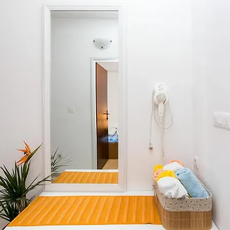 Charming View Old Town Ap, With Free Parking Apartment *
