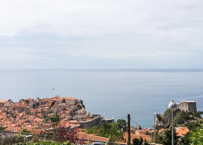 Charming View Old Town Ap, With Free Parking