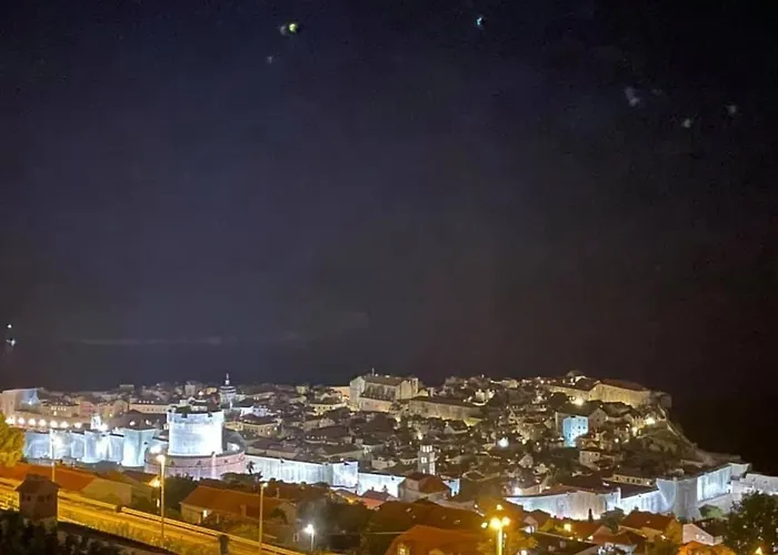 公寓 Charming View Old Town Ap, With Free Parking *