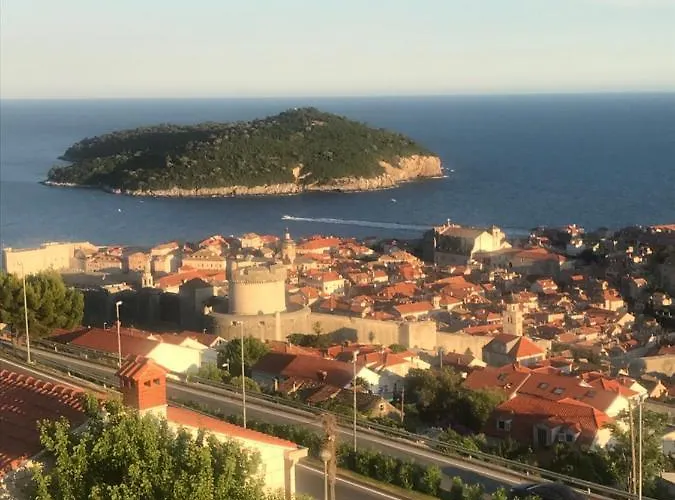 公寓 Charming View Old Town Ap, With Free Parking *