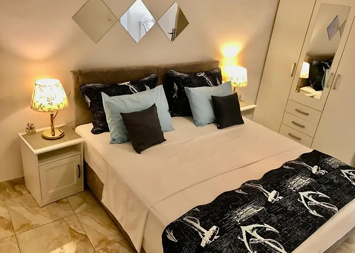 Charming View Old Town Ap, With Free Parking 公寓