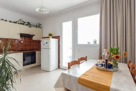 公寓 Charming View Old Town Ap, With Free Parking *