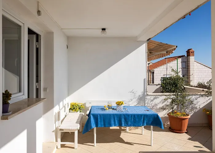 Charming View Old Town Ap, With Free Parking