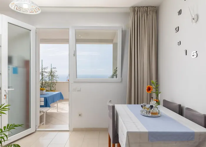 公寓 Charming View Old Town Ap, With Free Parking